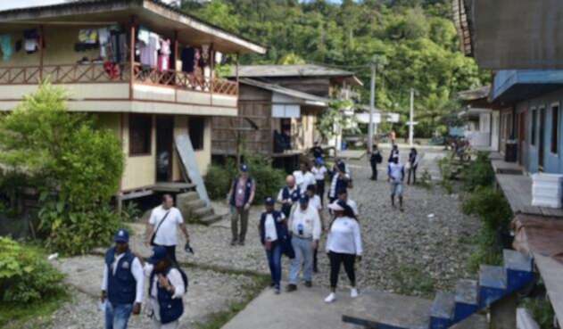 Funcionarios de la Defensoría haciendo un monitoreo en el Valle del Cauca