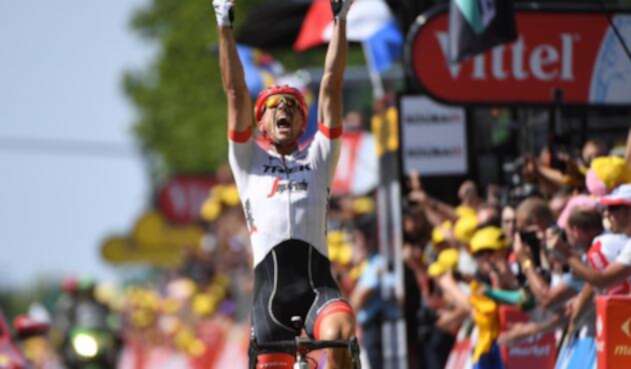 John Degenkolb celebra tras ganar la novena etapa del Tour 2018 John Degenkolb celebra tras ganar la novena etapa del Tour 2018