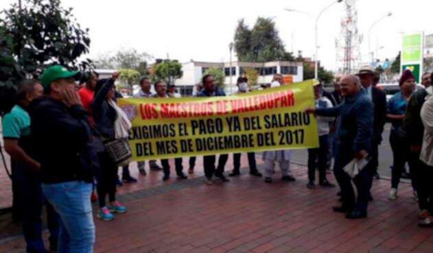Docentes de Valledupar protestan ante falta de pago Docentes de Valledupar protestan ante falta de pago