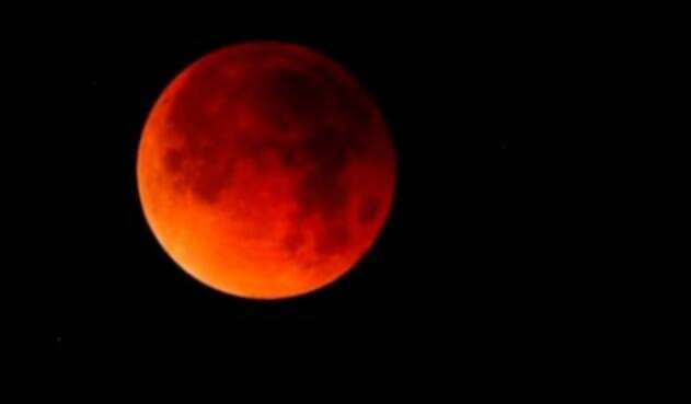 Eclipse lunar