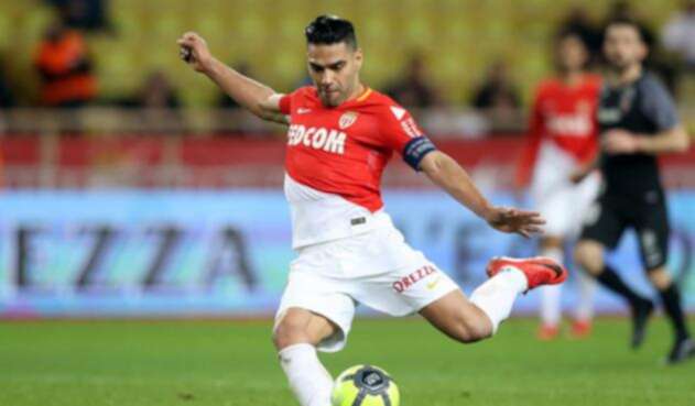 Falcao viajará con el Mónaco a China pero no jugará ante el PSG