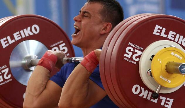 Montes logró levantar un total de 160 kilos Montes logró levantar un total de 160 kilos