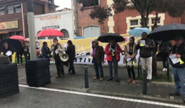Profesores de Bogotá protestan por privatización de colegios