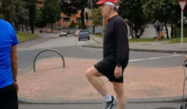 Juan Manuel Santos disfrutó de la ciclovía como un colombiano más Juan Manuel Santos disfrutó de la ciclovía como un colombiano más