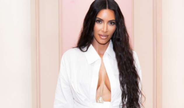 Kim Kardashian gana millonaria cifra con su nueva línea de perfumes