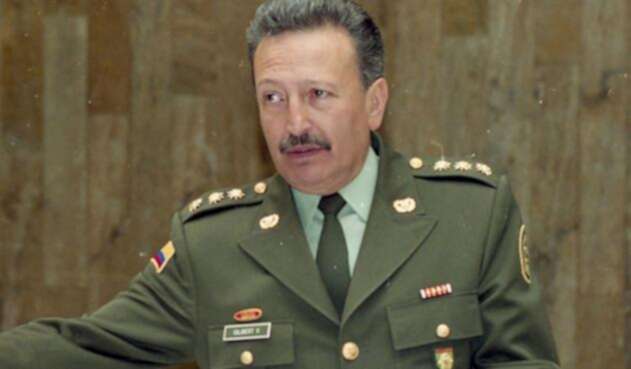 Luis Ernesto Gilibert Vargas, general retirado de la Policía Nacional, de la cual fue director en 2000-2002, a la que perteneció cuarenta años
