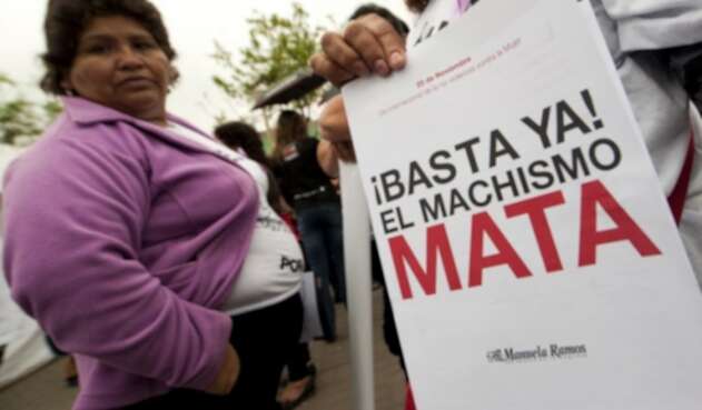Las mujeres saudíes podrán tramitar su pasaporte y salir del país sin el consentimiento paterno o de su tutor masculino.