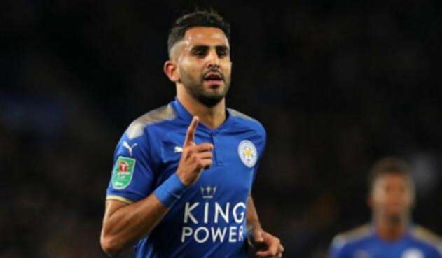 Mahrez firmó por cinco años con el Manchester City