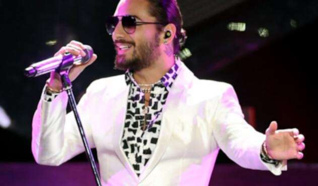 Maluma confiesa que Thalía fue su amor platónico en la adolescencia