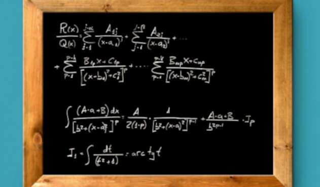Tablero con ejercicios de matemáticas