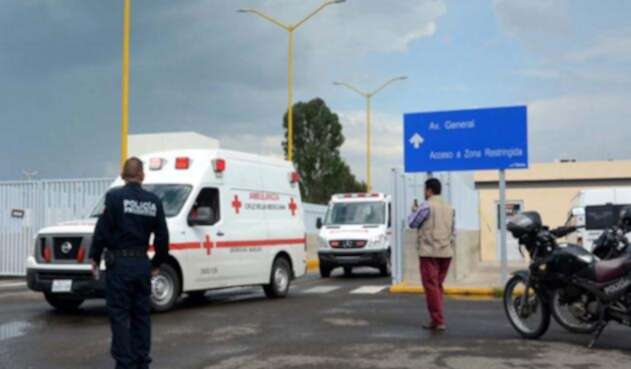 Un avión comercial de la aerolínea Aeroméxico con 101 personas a bordo se estrelló en las inmediaciones Aeropuerto Guadalupe Victoria de Durango. Un avión comercial de la aerolínea Aeroméxico con 101 personas a bordo se estrelló en las inmediaciones Aeropuerto Guadalupe Victoria de Durango.