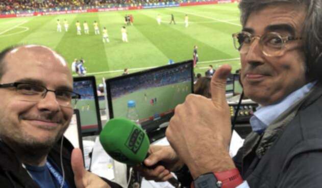 Alejandro Romero y Mister Chip en el partido Colombia vs Inglaterra Alejandro Romero y Mister Chip en el partido Colombia vs Inglaterra