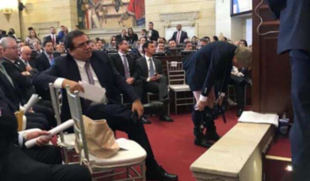 Mockus se bajó los pantalones en el Congreso