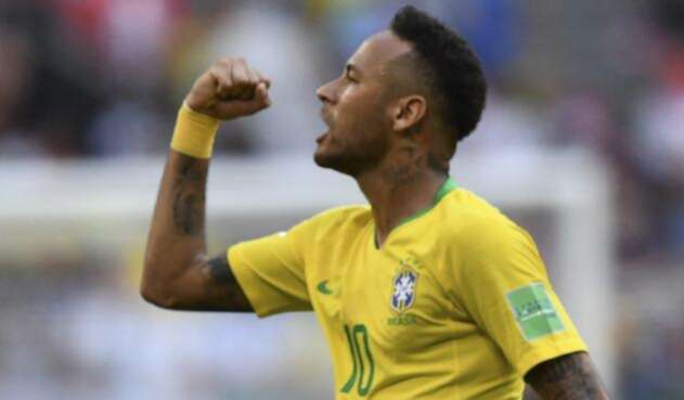 Neymar celebrando un gol con Brasil