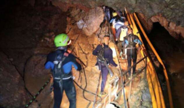 La operación de rescate logró salvar a los niños atrapados en la cueva La operación de rescate logró salvar a los niños atrapados en la cueva