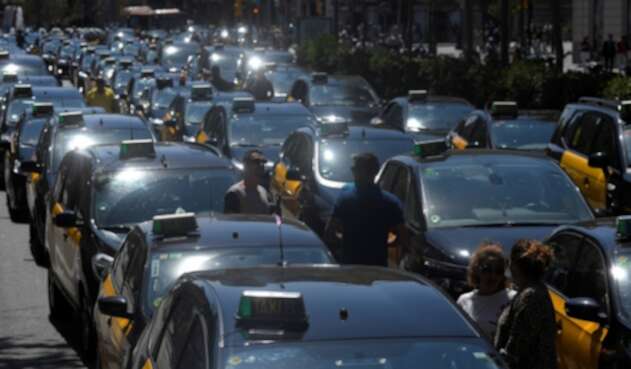 Taxistas paralizaron las calles de Barcelona, en España
