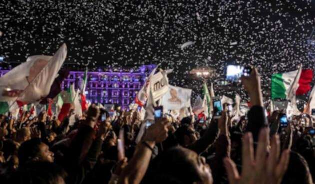 Seguidores de López Obrador celebrando su triunfo