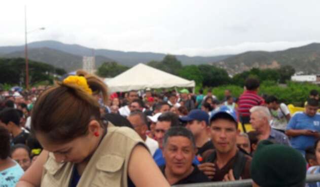 Venezolanos en la frontera colombo-venezolana en Cúcuta