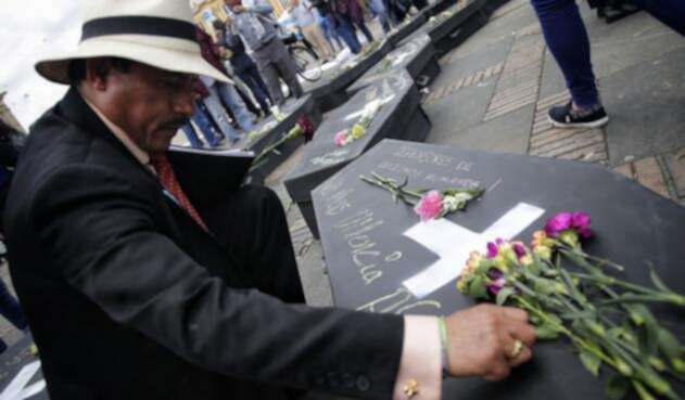 Homenaje a las víctimas en la Plaza de Bolívar Homenaje a las víctimas en la Plaza de Bolívar