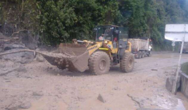 Trabajos para habilitar vía Bogotá - Villavicencio.
