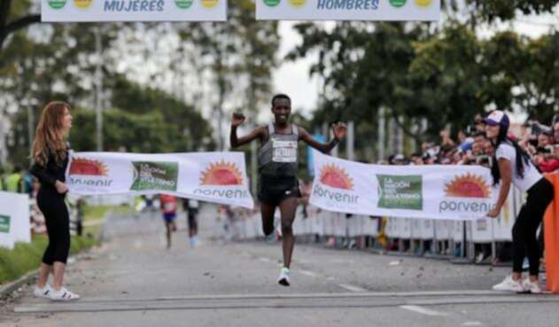 Betesfa Getahun, ganador de la Media Maratón de Bogotá