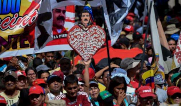 Miles de simpatizantes del presidente de Venezuela, Nicolás Maduro, marchan en Caracas.