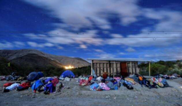 Venezolanos en su camino al Perú.