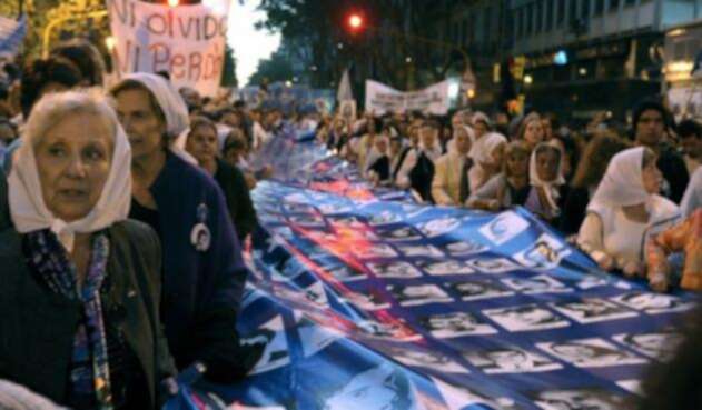 Abuelas de Plaza de Mayo.