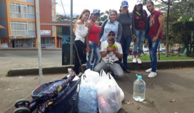 Grupo de Venezolanos reúnen ayudas en Armenia y Calarcá.