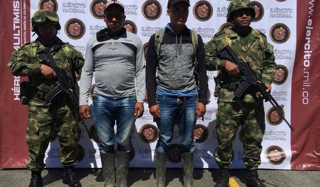 Capturan a alias Calucho y alias Yepes, disidentes de las Farc. Capturan a alias Calucho y alias Yepes, disidentes de las Farc.