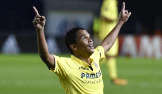 Carlos Bacca Carlos Bacca es oficialmente delantero de Villarreal