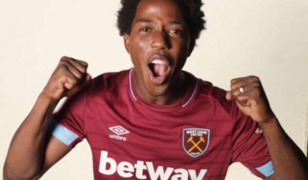 El colombiano Carlos Sánchez se convirtió en el nuevo jugador del West Ham