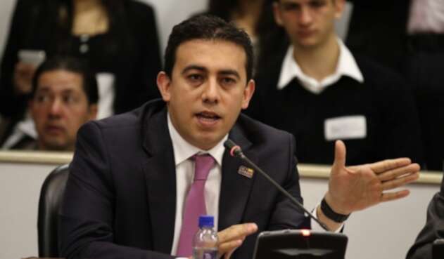 Alexander Vega, nuevo Registrador Nacional.