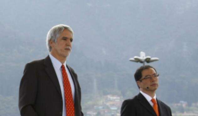 Enrique Peñalosa y Gustavo Petro, en constantes enfrentamientos