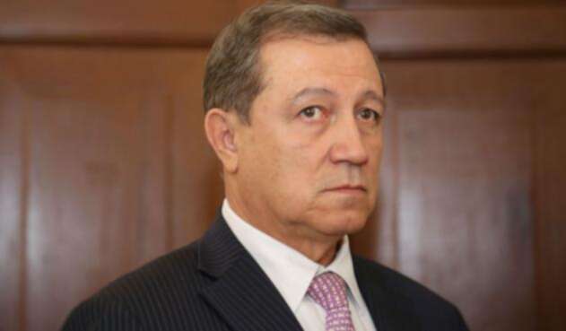 Ernesto Macías Tovar, presidente del Senado Critican a Macias desde su propio partido por no gestionar juicio contra exmagistrado Malo.