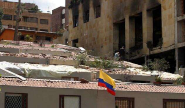Fachada del club El Nogal tras el atentado Fachada del club El Nogal tras el atentado