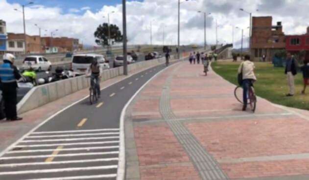 Funcionarios del Distrito mal parqueados