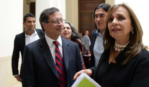 Gustavo Petro y Ángela María Robledo, en el Congreso