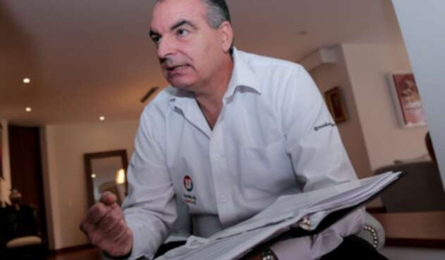 Anuncia que se retracta de unas acusaciones hechas contra josé Felix Lafaurie