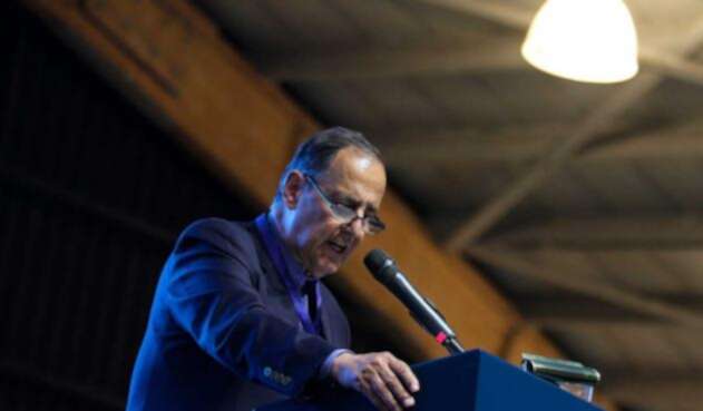 Juan Camilo Restrepo cuestiona voluntad de paz del ELN