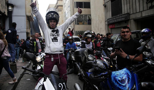 Motociclistas protestando en Bogotá