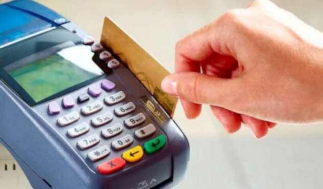 Pago tarjetas Colombianos se están colgando con el pago de su tarjeta de crédito
