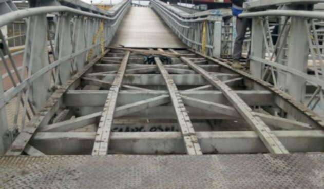 Puente Carrera 30 con Calle 6