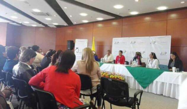 Red de Mujeres Víctimas presentan casos de violencia sexual ante la JEP
