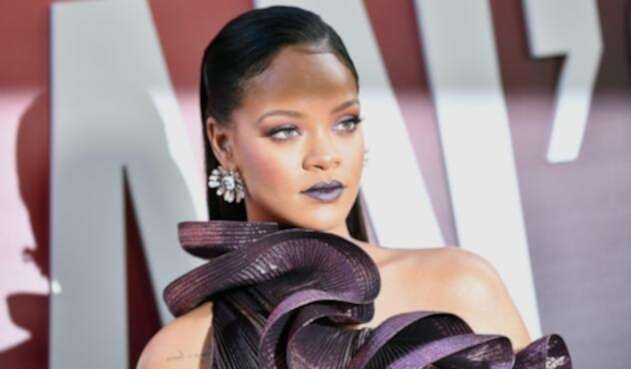Rihanna mostró sus marcadas curvas.