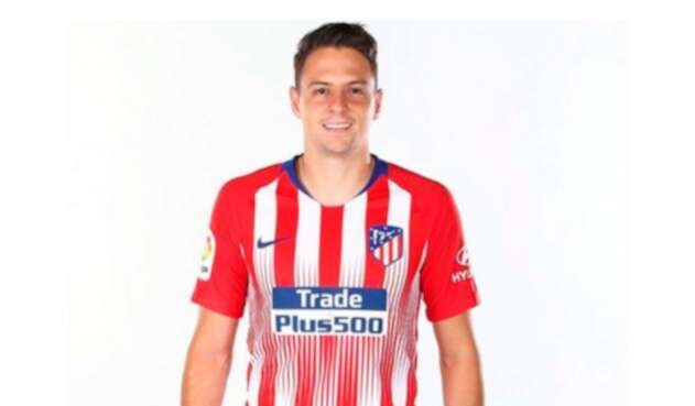 Santiago Arias se estrenó como lateral por derecha del Atlético de Madrid Santiago Arias se estrenó como lateral por derecha del Atlético de Madrid