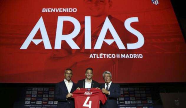 Santiago Arias en su presentación con el Atlético de Madrid