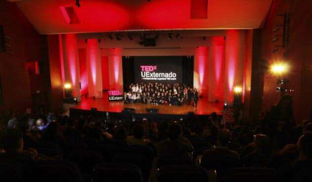 Primer TEDxUExternadoSalón Primer TEDxUExternadoSalón
