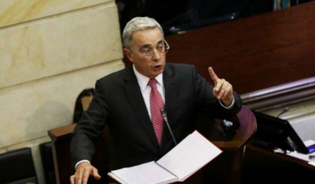 El senador Álvaro Uribe en el Congreso de la República
