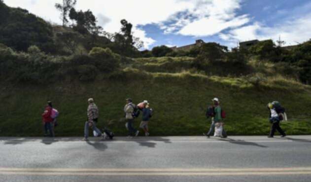 Venezolanos en la vía Panamericana.